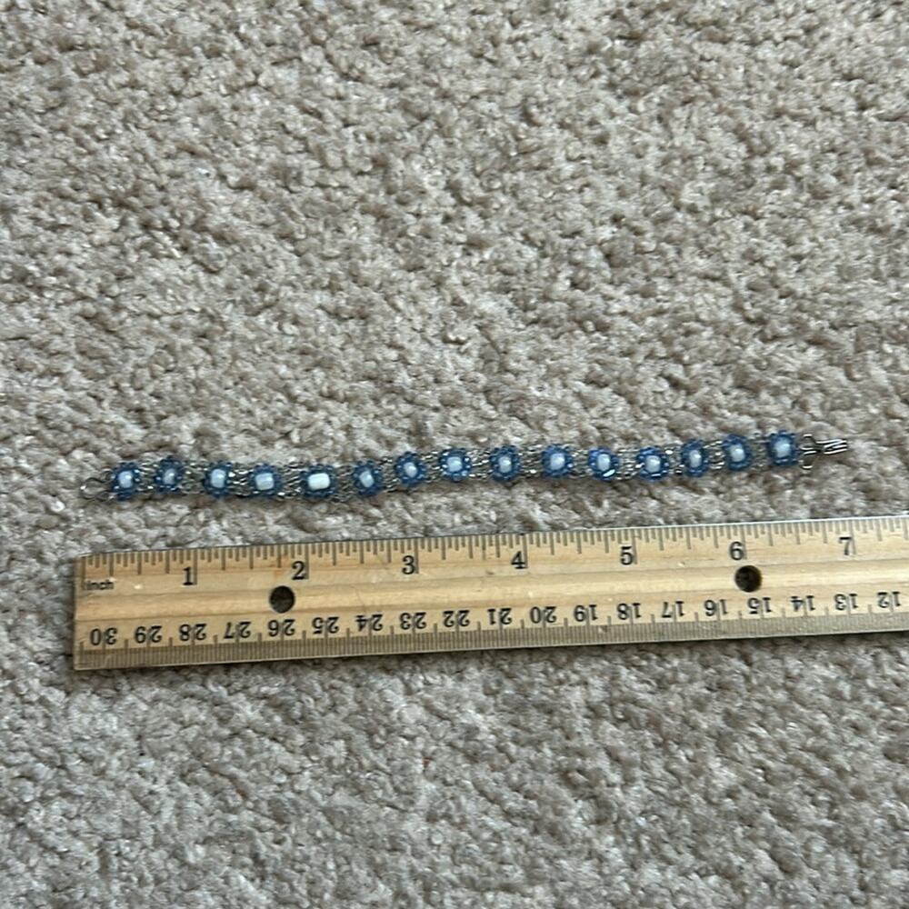 Women’s vintage handmade white/blue dainty beaded flower‎ bracelet one size - Picture 5 of 6